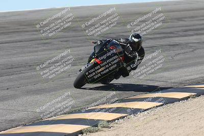 media/Oct-13-2025-Moto Forza (Mon) [[a66d839500]]/3-B Group/Session 2 (Bowl)/